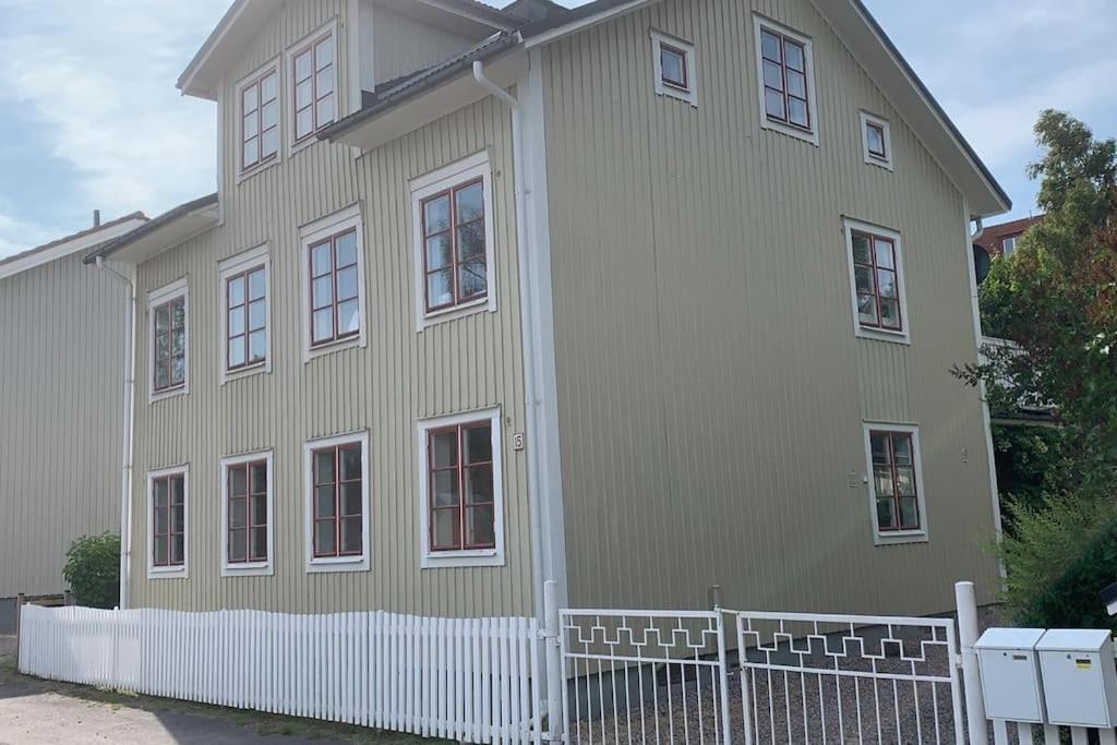 Egen Laegenhet Pa Soedermalm Naera Centrum Sundsvall Luaran gambar