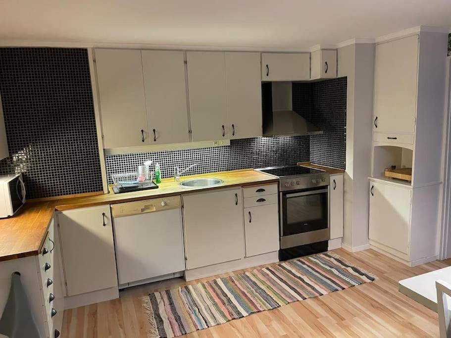 Egen Laegenhet Pa Soedermalm Naera Centrum Sundsvall Luaran gambar